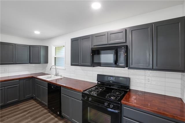 MUST SEE!!! This quaint, 3 bedroom 2 bath, completely renovated - photo 8