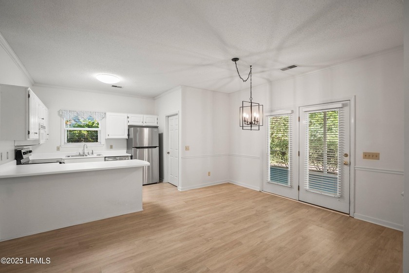 Charming 3 bedroom, 2 bath home ready for your personalizing and - photo 9