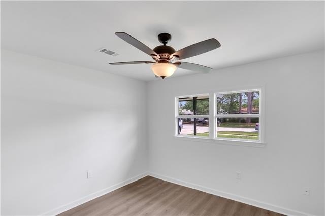 MUST SEE!!! This quaint, 3 bedroom 2 bath, completely renovated - photo 10