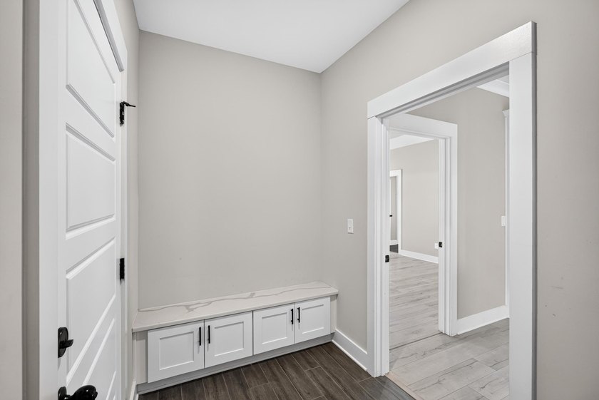 Luxury living with pond views and NO HOA!! Welcome to this - photo 18