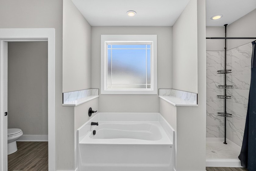 Luxury living with pond views and NO HOA!! Welcome to this - photo 23
