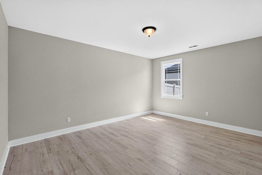 Luxury living with pond views and NO HOA!! Welcome to this - photo 29