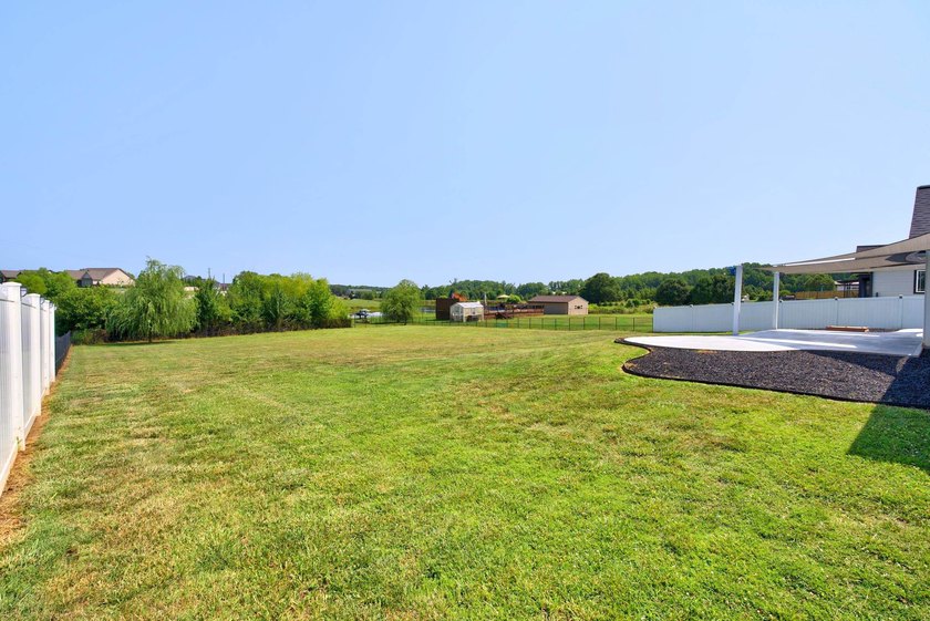 Luxury living with pond views and NO HOA!! Welcome to this - photo 34