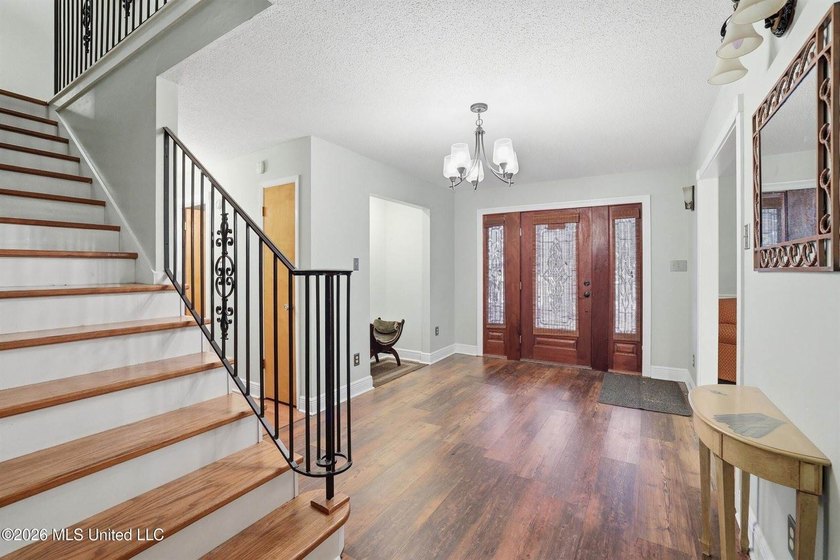 Coastal living meets spacious luxury in this 6-bedroom, 4-bath - photo 10