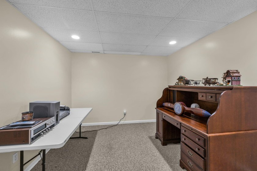 Offering over 4,000 square feet of conditioned living space - photo 32