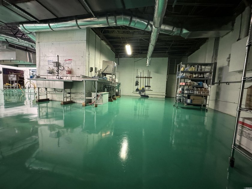 Heart of city &amp; entry block to Downtown area with 22,000sqf of - photo 24