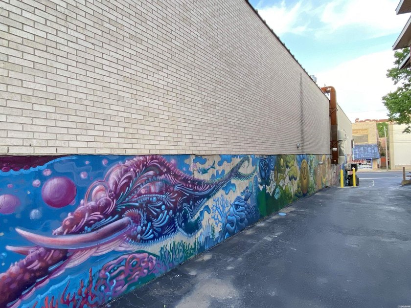 Heart of city &amp; entry block to Downtown area with 22,000sqf of - photo 45