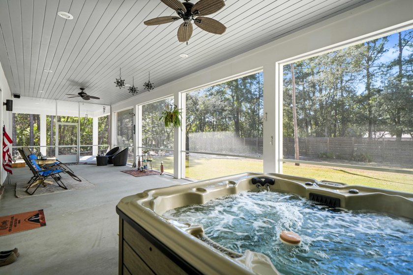 Bay Living! Tucked away on a quiet private road in the heart of - photo 3