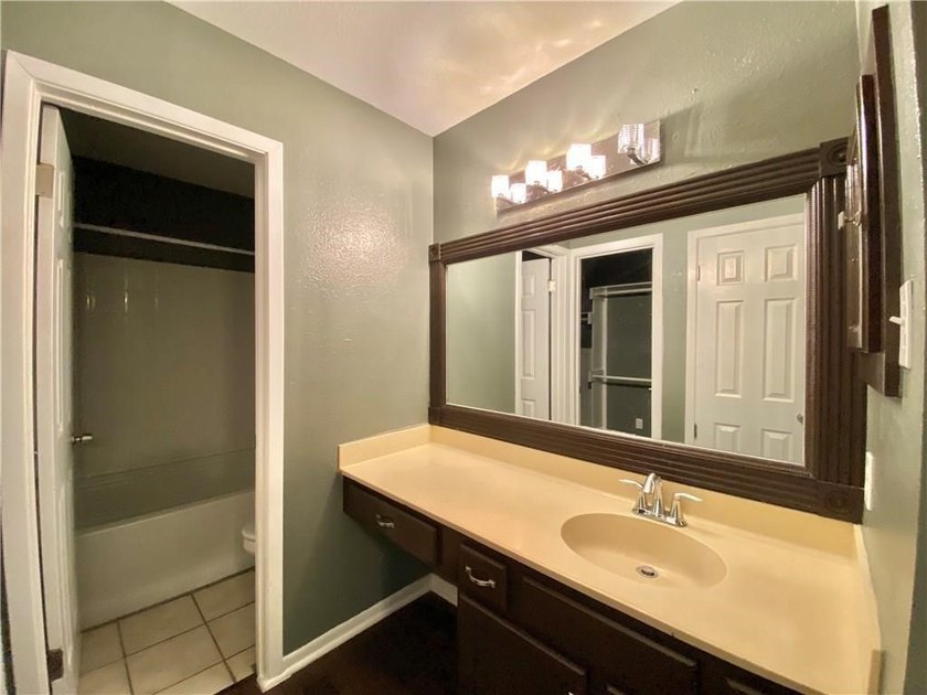 Welcome to this beautifully maintained 2-bedroom, 2-bath - photo 17