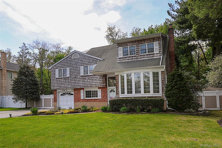 Nestled in the desirable Morgan Park Estates and backing - photo 3