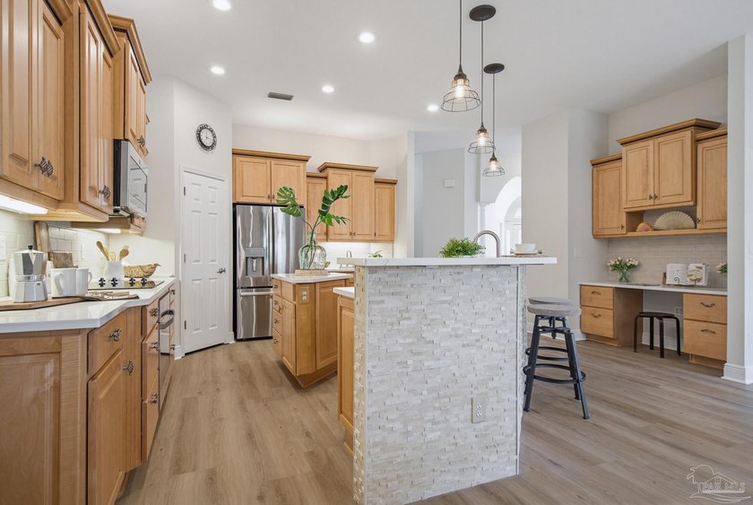 Gorgeous UPDATED Luxury Home in the Moors Golf &amp; Racquet Club - photo 22