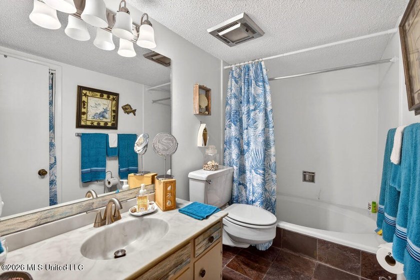Comfortable Molokai Village condo in Building D featuring an - photo 23