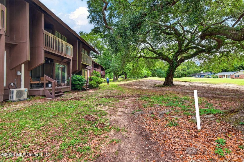 Comfortable Molokai Village condo in Building D featuring an - photo 26