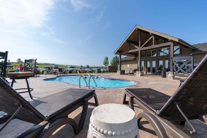 Welcome to easy living in the heart of Branson Creek, where - photo 42