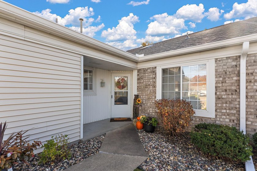 Price Improvement, Motivated Seller! Easy Lifestyle one level - photo 3
