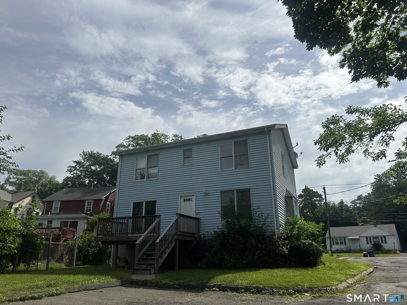 Welcome to 672 Woodward Avenue in New Haven, offering a - photo 6