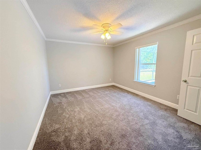 Welcome to your own private retreat in Pensacola! This spacious - photo 8