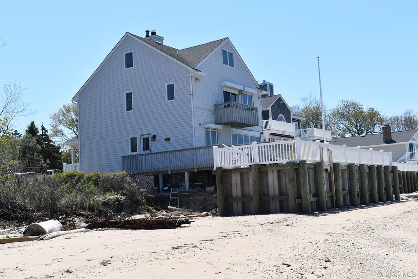 Welcome to this One-of-a-Kind 4-Bedroom, Custom Built Colonial - photo 2