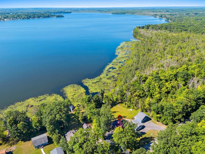 Experience the best of Northwoods living in a desirable home on - photo 15