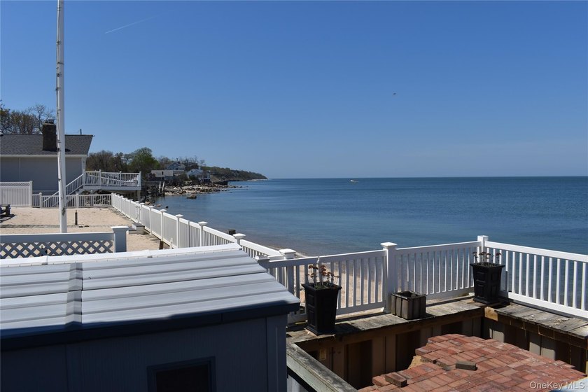 Welcome to this One-of-a-Kind 4-Bedroom, Custom Built Colonial - photo 7