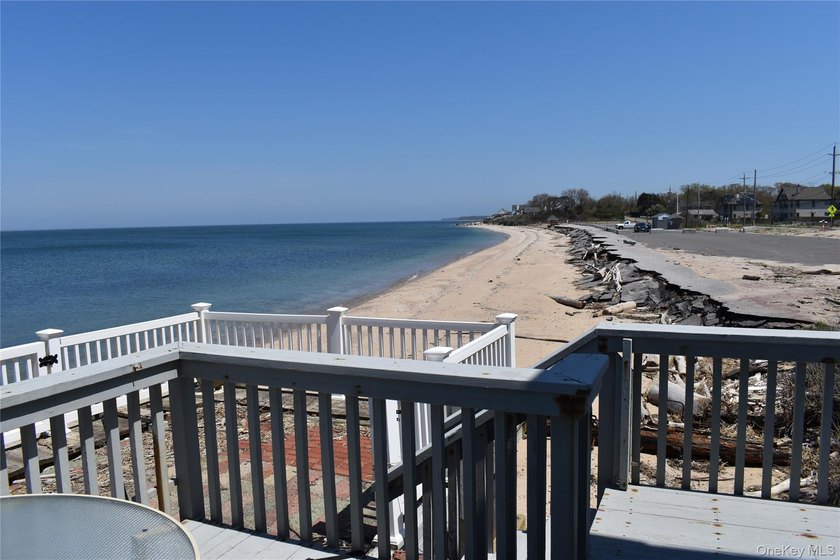 Welcome to this One-of-a-Kind 4-Bedroom, Custom Built Colonial - photo 10