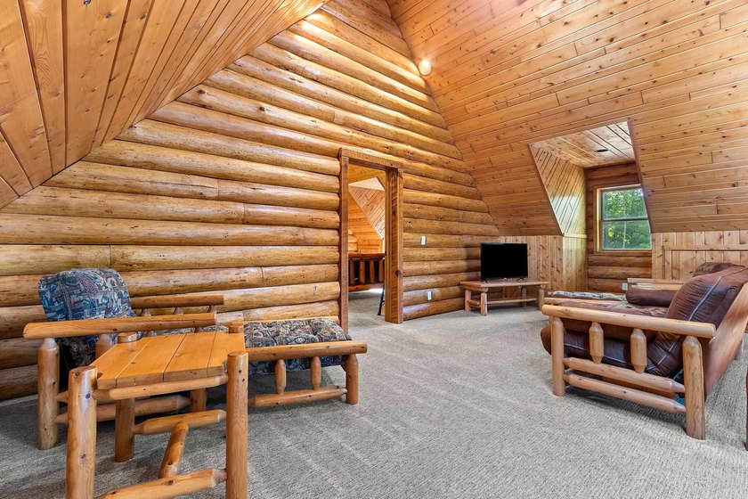 Experience the best of Northwoods living in a desirable home on - photo 39