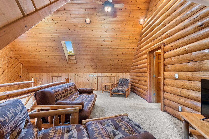 Experience the best of Northwoods living in a desirable home on - photo 40