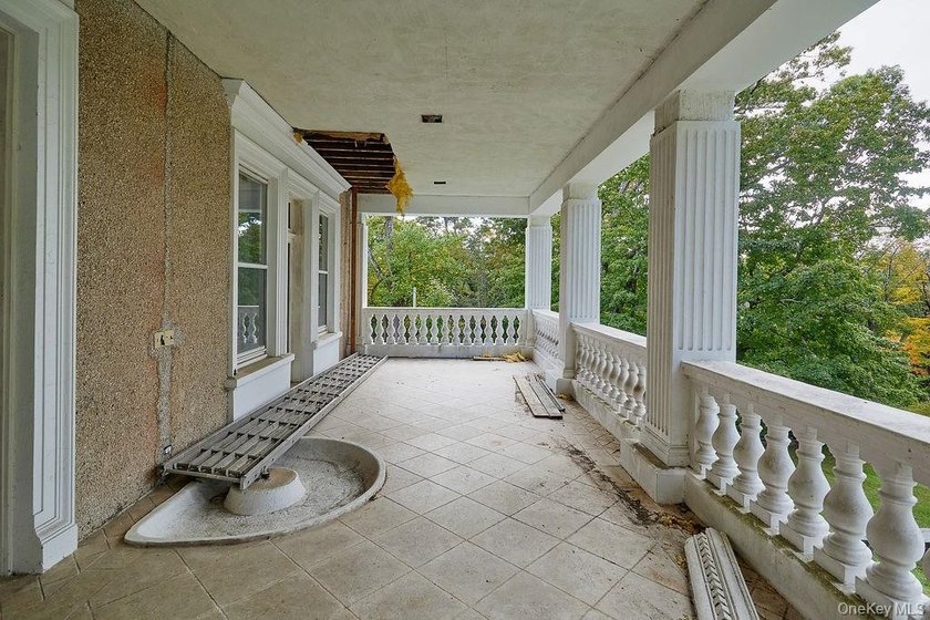 *Riven Oaks,* designed by renowned architect James Brown Lord - photo 24
