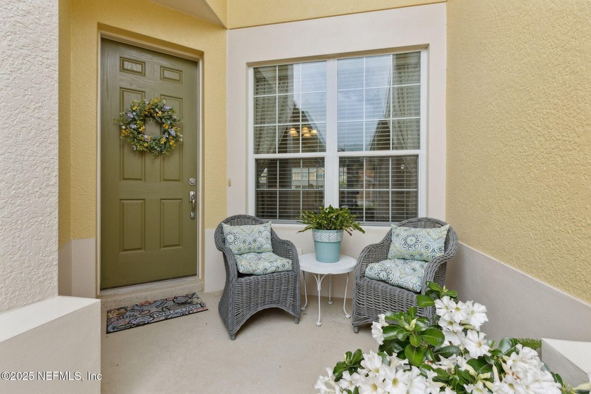 This beautifully appointed townhouse is super clean &amp; move-in - photo 3