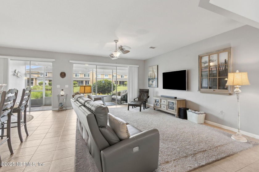 This beautifully appointed townhouse is super clean &amp; move-in - photo 7