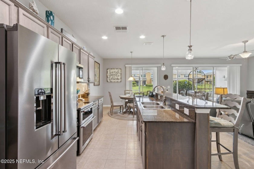 This beautifully appointed townhouse is super clean &amp; move-in - photo 10