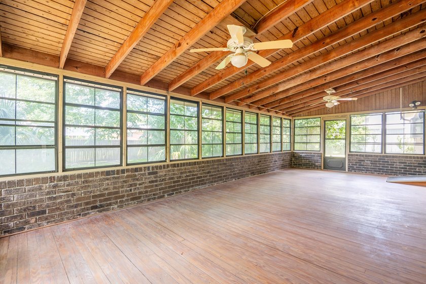 Shadowmoss | 3 BR | 2.5 BA | 2,330 Sq Ft | 0.26-Acre Charming - photo 21