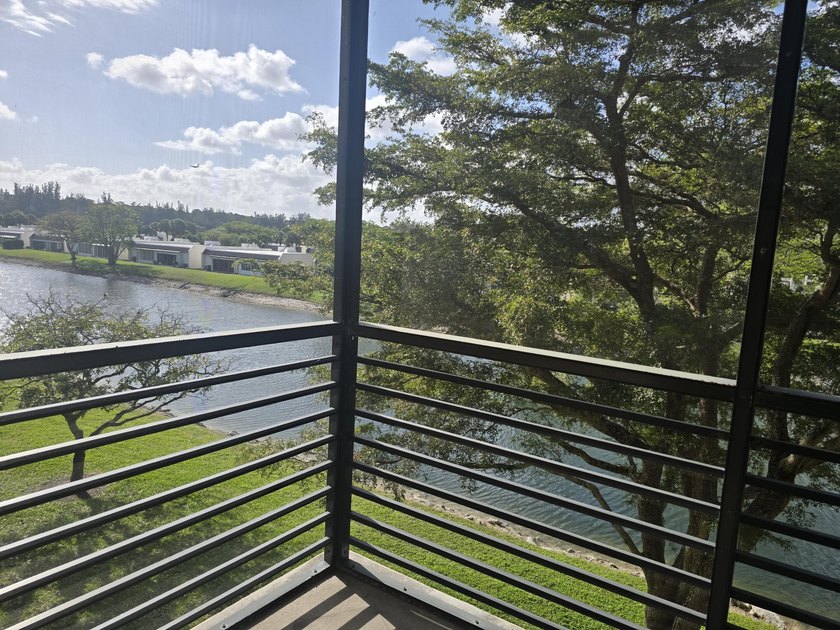 FULL 2/2 , 3Rd FLOOR ELEVATOR BLDG, FANTASTIC WATER VIEW !! - photo 23