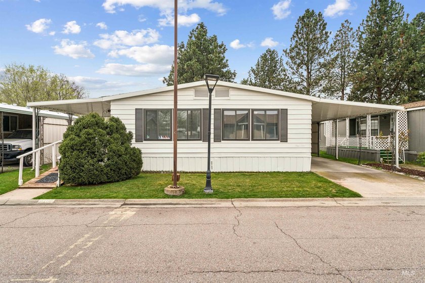 Fully Updated Home in Active 55+ Gated Community. It's not just - photo 2