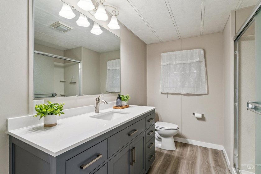 Fully Updated Home in Active 55+ Gated Community. It's not just - photo 6
