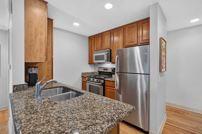 Welcome home to this picture-perfect second-floor townhome - photo 6
