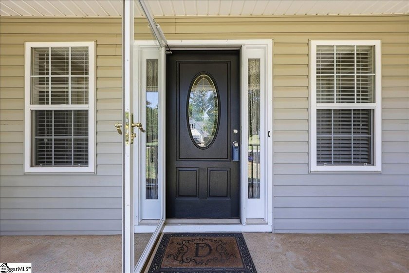 Welcome to 1 Brooke Lee Circle in Taylors, SC .... a beautifully - photo 5