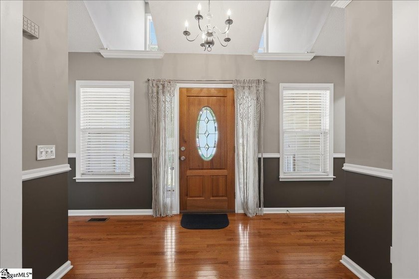 Welcome to 1 Brooke Lee Circle in Taylors, SC .... a beautifully - photo 7