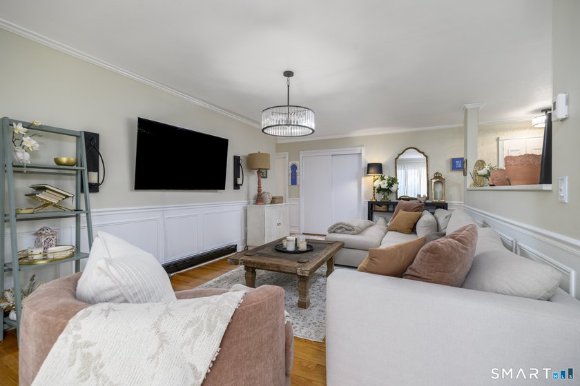 Welcome to River View Terrace...desirable well maintained - photo 6