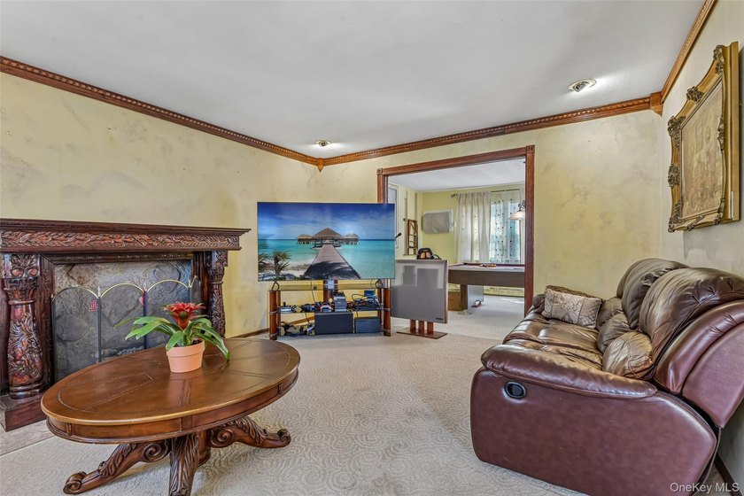 Spacious Colonial In East Patchogue Awaits! This 9-room Colonial - photo 7