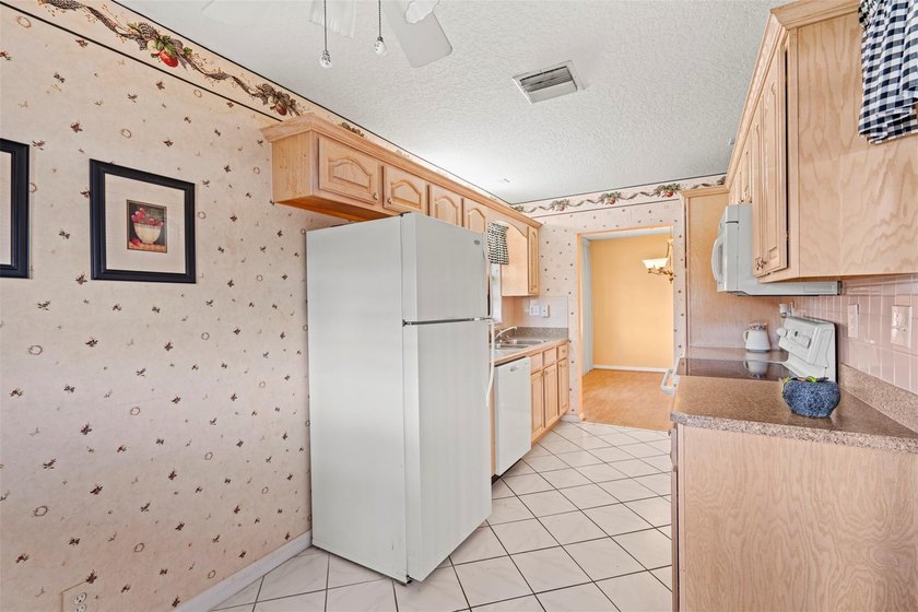 Best value in the Savannah's! No HOPA. This spacious 2br/2ba - photo 17