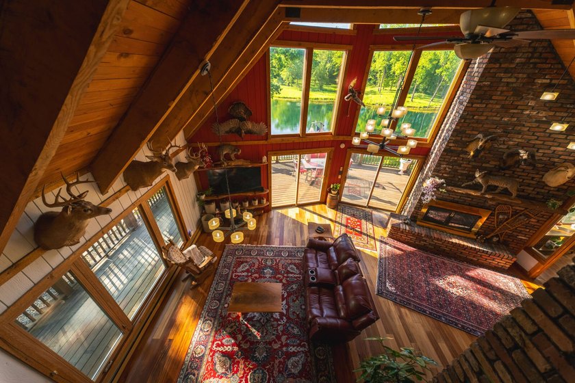 This 4-bedroom, 2.5-bath, 3,696-square-foot home sits on 21 - photo 9