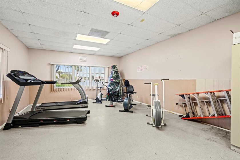 Best value in the Savannah's! No HOPA. This spacious 2br/2ba - photo 35