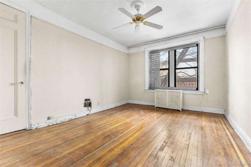 Spacious Two-Bedroom Home with Formal Dining Room in Crown - photo 22