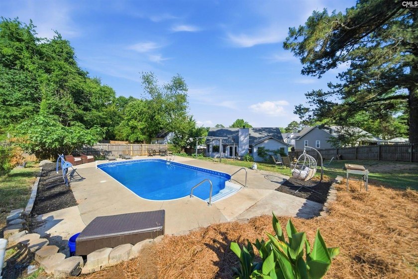 Tucked away in the sought-after Parkhurst section of Whiteford - photo 2