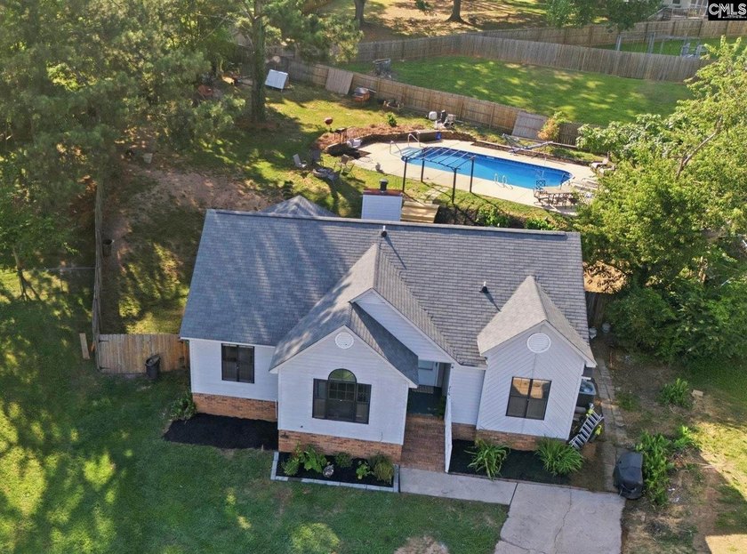 Tucked away in the sought-after Parkhurst section of Whiteford - photo 4