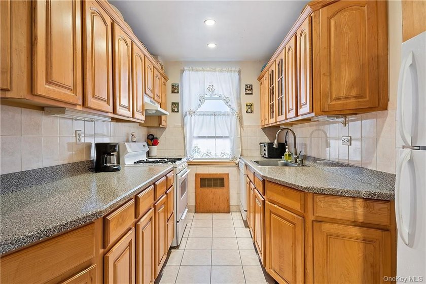 525 West 236th Street is a well-maintained cooperative building - photo 4