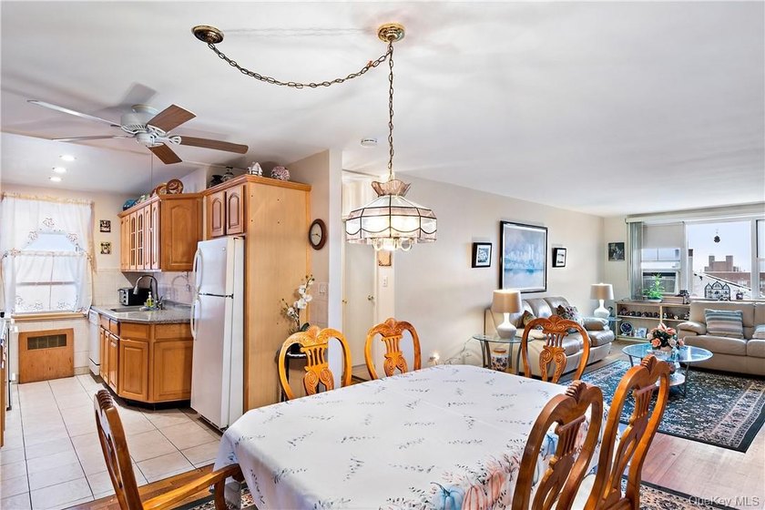 525 West 236th Street is a well-maintained cooperative building - photo 7