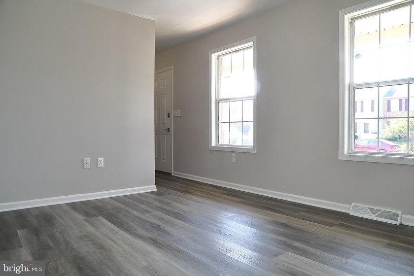 Totally renovated townhome like brand new! You' ll appreciate - photo 9