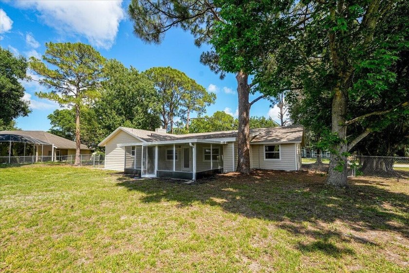 4 BR, 2 BA totally updated. Exterior features all new thermo - photo 36
